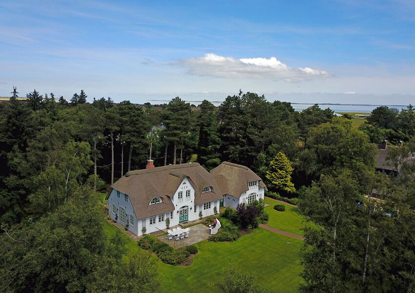 Reetdachanwesen Patronus Holding GmbH & Co KG