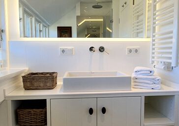 Sjüürenwai Hues Narwal